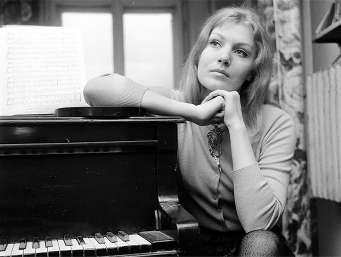 Анна Герман