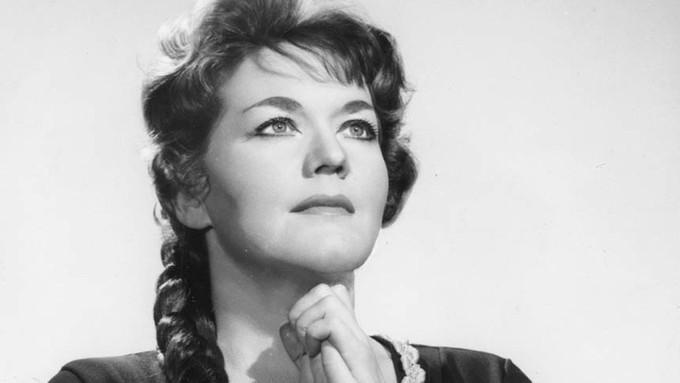 Леони Ризанек