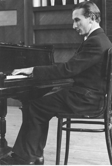 Александр Унинский