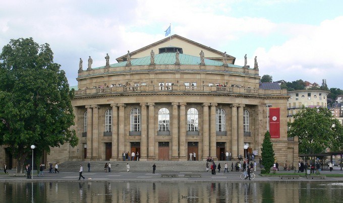 Государственная опера Штутгарта / Staatsoper Stuttgart. Автор фото — Andreas Praefcke