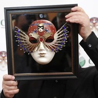 Кто защищает «Золотую Маску»?