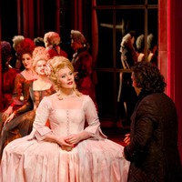 Революционный этюд в кроваво-красных тонах