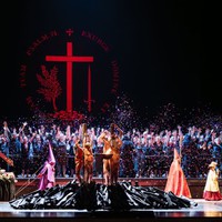 Вокально-драматическая светотень