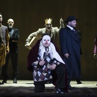 Недорогая поделка в дешёвой картонке