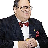 «К попсе отношусь с омерзением»