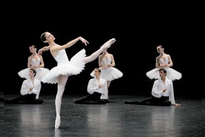 «Сюита в белом» – гимн танцу. Фото Себастьяна Марте