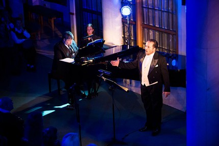 Георгий Фараджев, партия фортепиано- Дмитрий Сибирцев. Фото — Д.Кочетков