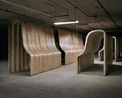 Корпус рояля склеивается из 18 слоев шпона твердого клена