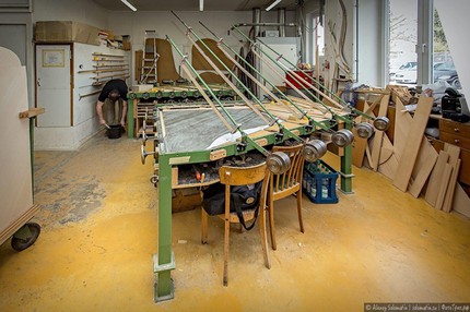 Резонансная дека в процессе изготовления. Фото – Алексей Соломатин