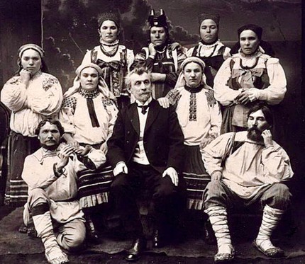 Митрофан Пятницкий с участниками «песенной артели»